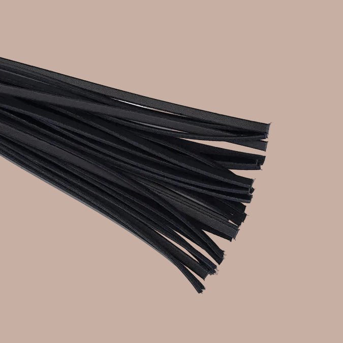 Liebe Seele Heavy Leather Flogger met Handvat met Noppen – Wijnrood