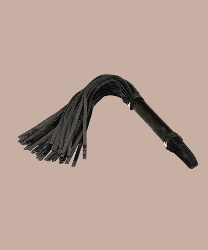 Liebe Seele Boudoir Amor Veganer Flogger – Schwarz Liebe Seele Boudoir Amor Veganer Flogger – Schwarz
