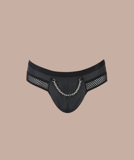 Passion – 030 Offener Slip Tom Schwarz S/m Pleasurements Passion 030 Open Slip Tom in zwart met mesh details en kettingdetail gedragen door een man.
