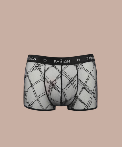 Passion – 032 Short James Schwarz S/m Pleasurements Passion 032 Shorts James in zwart met een transparant ruitpatroon en elastische tailleband.