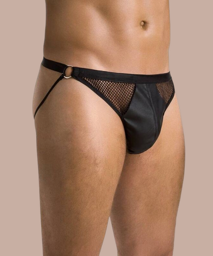 Passion – 034 Offener Slip Luke Schwarz S/m Pleasurements Passion zwarte herenslip met open ontwerp en mesh details gedragen door een model