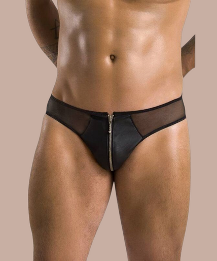 Passion – 042 Slip Timmy Schwarz S/m Pleasurements Passion 042 Slip Timmy zwarte herenslip met ritsdetail gedragen door een model