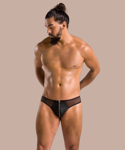 Passion – 042 Slip Timmy Schwarz S/m Pleasurements Passion 042 Slip Timmy zwarte herenslip met ritsdetail gedragen door een model