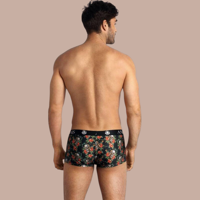 Pleasurements Anais Men Power Boxer met schedel- en rozenprint op zwarte achtergrond, gezien vanaf de achterkant.