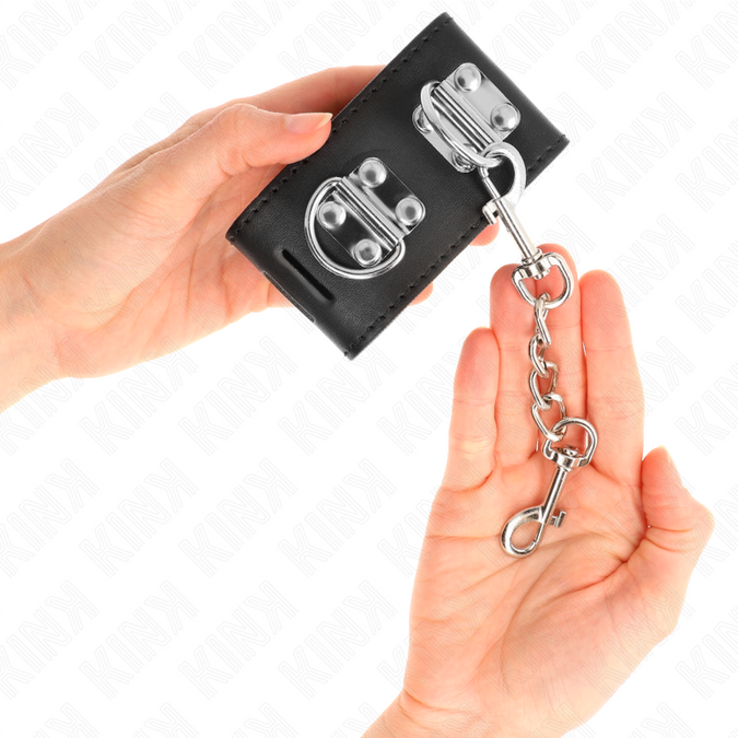 Kink – Multiposition Wrist Restraints With Padlock Closure Black Adjustable 16 – 23 Cm X 5.5 Cm
