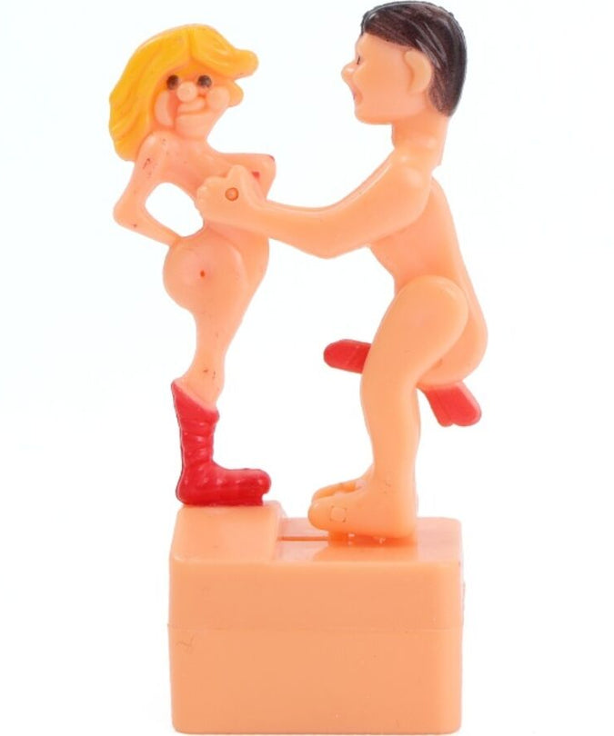 Diablo Picante – Joke Dolls Sexuelle Position von vorne mit String