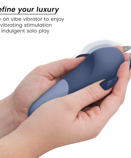 Womanizer – Vibe Lay-On Leiser Vibrator Dunkelblau Womanizer – Vibe Lay-On Leiser Vibrator Dunkelblau