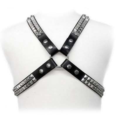 Leather Body – Pyramidennieten-Geschirr Leather Body – Pyramidennieten-Geschirr