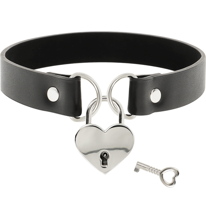 Coquette Chic Desire – Vegan Leather Necklace with Heart Accessory with Key