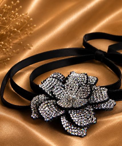 Mondin Kristallblumen Choker – Exklusiver Halsschmuck