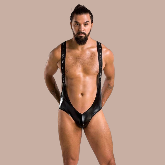 Pleasurements Passion 027 Body Bruno zwarte heren bodysuit met bretels en glanzende afwerking
