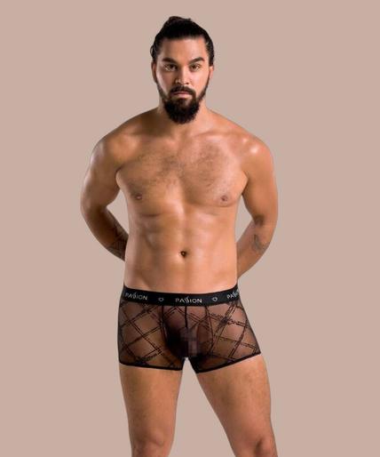 Pleasurements Passion 032 Shorts James in zwart met een transparant ruitpatroon en elastische tailleband.