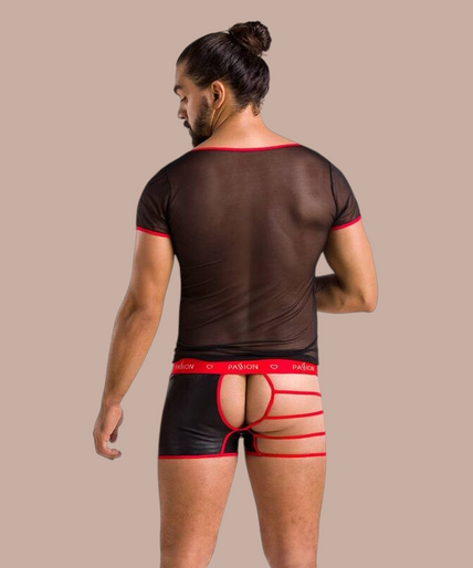 Pleasurements Passion 055 Set Mark zwart herenondergoed met mesh en rode accenten gedragen door een model