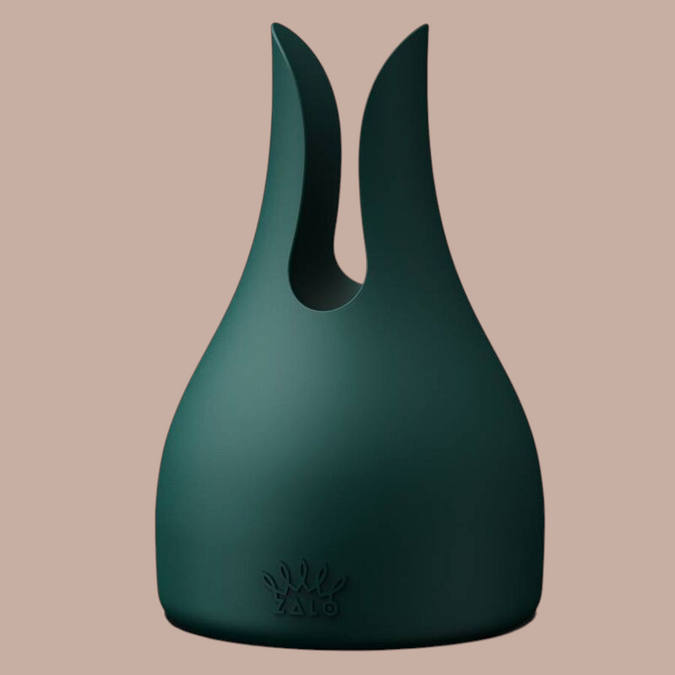 Pleasurements Zalo Kyro wand massager in groen siliconen met een elegant scepter-geïnspireerd ontwerp