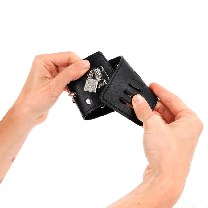 Kink – Punk-Handgelenkfesseln mit Spikes 25 x 6 cm