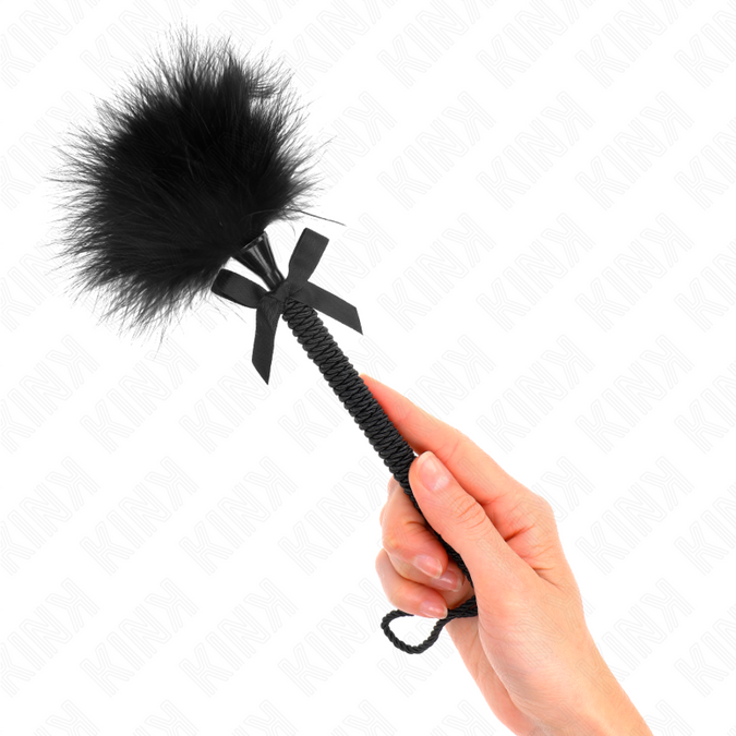 Pleasurements – Kink – Nylonseil-Zauberstab mit Kitzelfedern und schwarzer Schleife, 25 cm