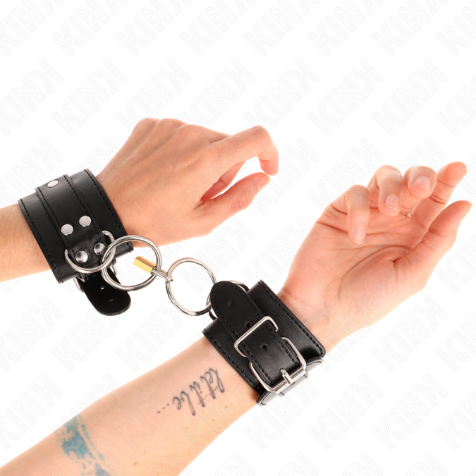 Kink – O-Ring verschlossene Handgelenkfesseln Schwarz Verstellbar 20 – 28 cm x 5,5 cm