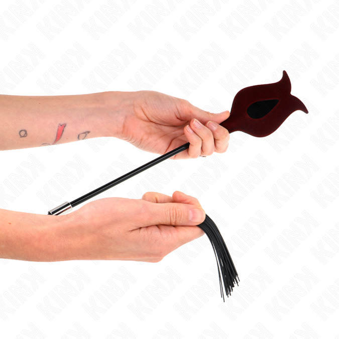 Kink – Rosenförmige Silikonquaste Peitsche 45 Cm