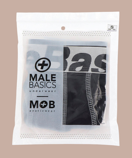 Man draagt een zwarte Pleasurements MOB kanten herenboxer met een sensueel en verfijnd design.