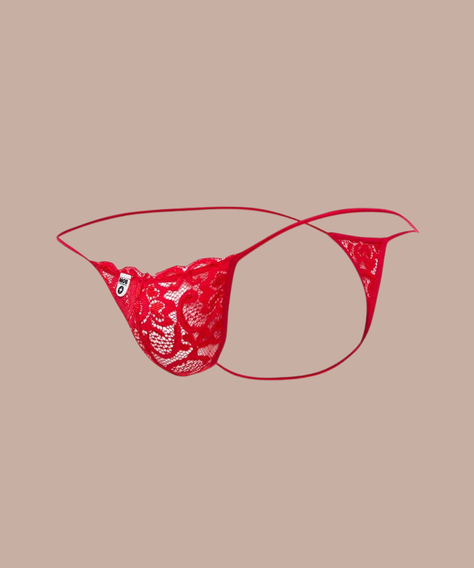 Pleasurements Mob rode kanten string met verfijnd bloemmotief en minimalistische bandjes voor een sensuele look.
