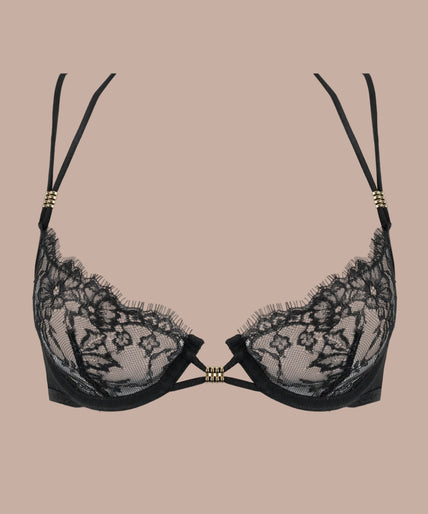 Pleasurements Atelier Amour Sans Détour zwarte half-cup bh met verfijnd kant en gouden accenten op een model